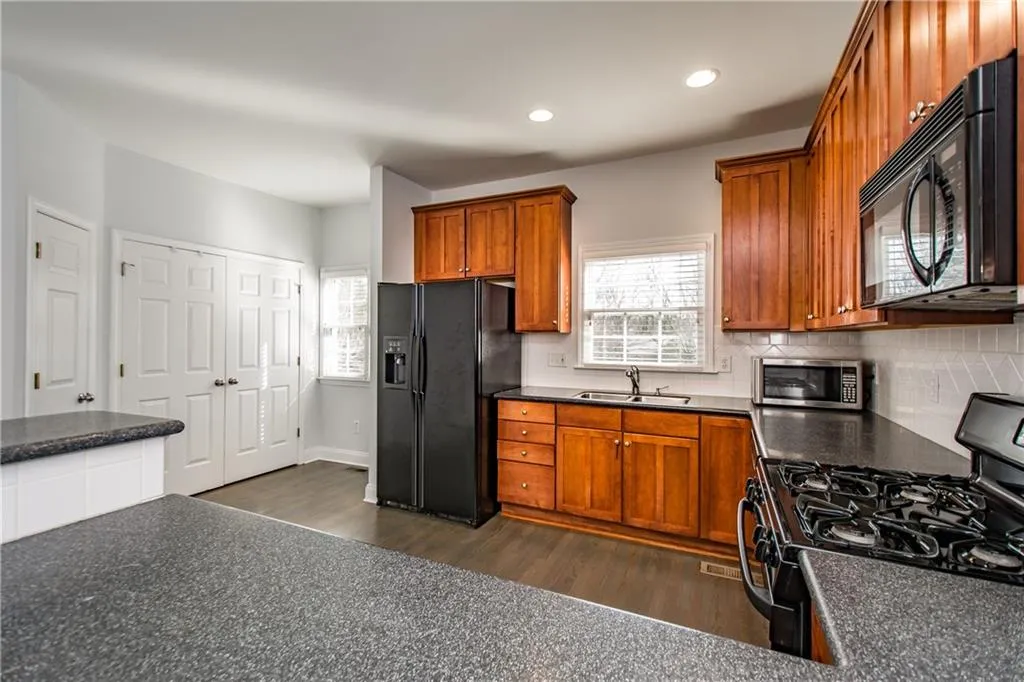 1200 Wing Street Unit 4, Sandy Springs, Georgia 30350, 3 Bedrooms Bedrooms, ,3 BathroomsBathrooms,Residential,Sold,1200 Wing Street Unit 4,6665751