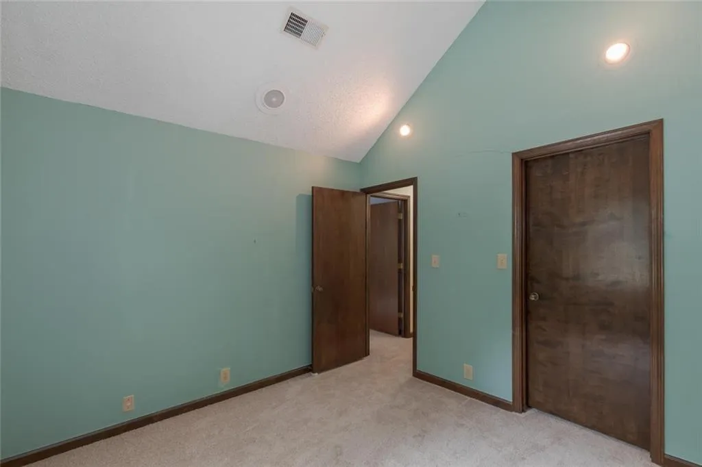 7107 Riverside Drive, Sandy Springs, Georgia 30328, 4 Bedrooms Bedrooms, ,2 BathroomsBathrooms,Residential,Sold,7107 Riverside Drive,6596065