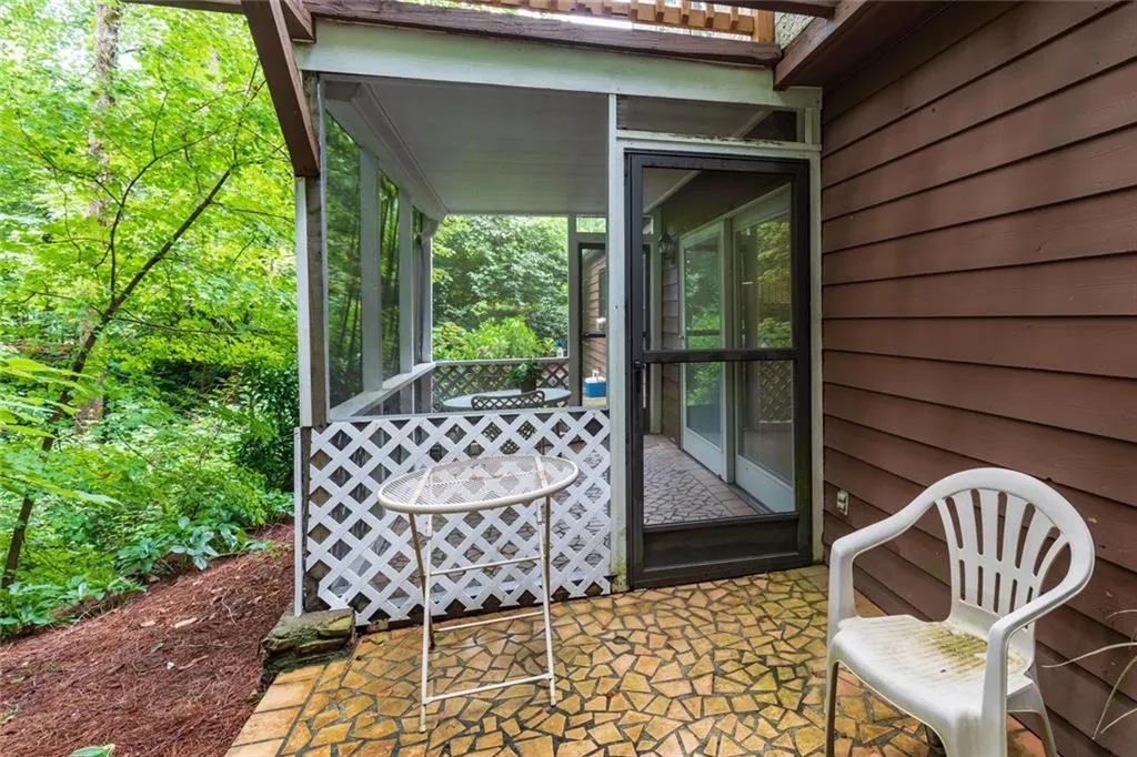 7107 Riverside Drive, Sandy Springs, Georgia 30328, 4 Bedrooms Bedrooms, ,2 BathroomsBathrooms,Residential,Sold,7107 Riverside Drive,6596065
