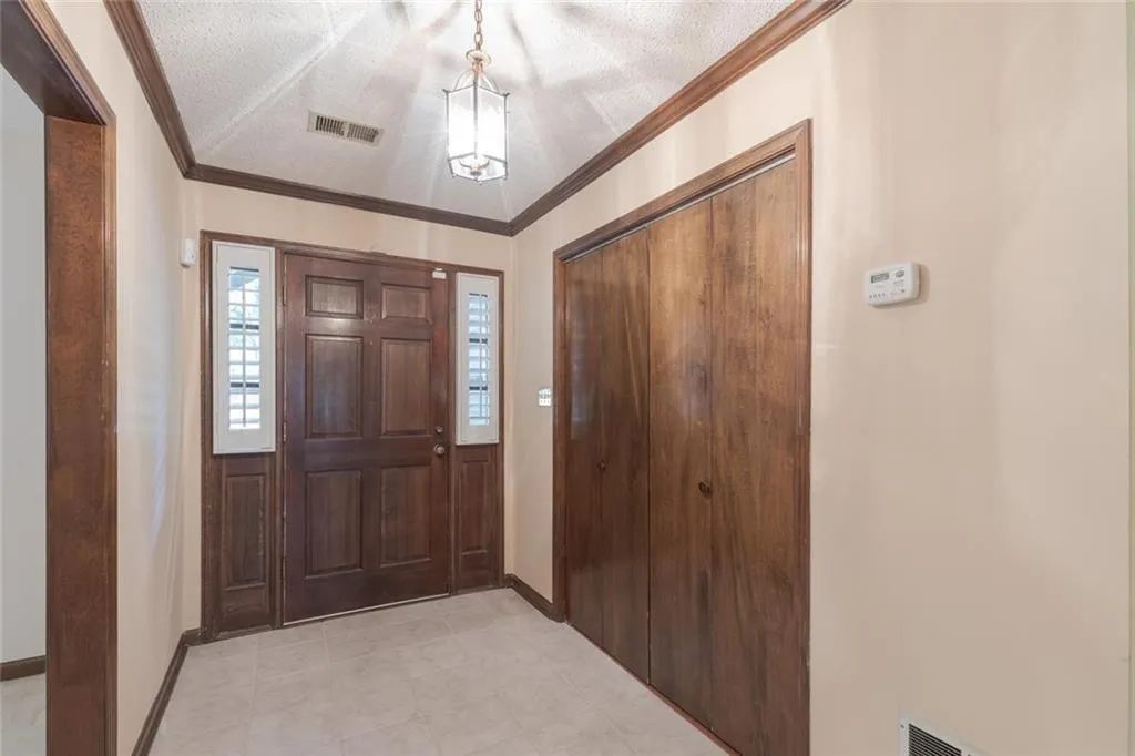 7107 Riverside Drive, Sandy Springs, Georgia 30328, 4 Bedrooms Bedrooms, ,2 BathroomsBathrooms,Residential,Sold,7107 Riverside Drive,6596065