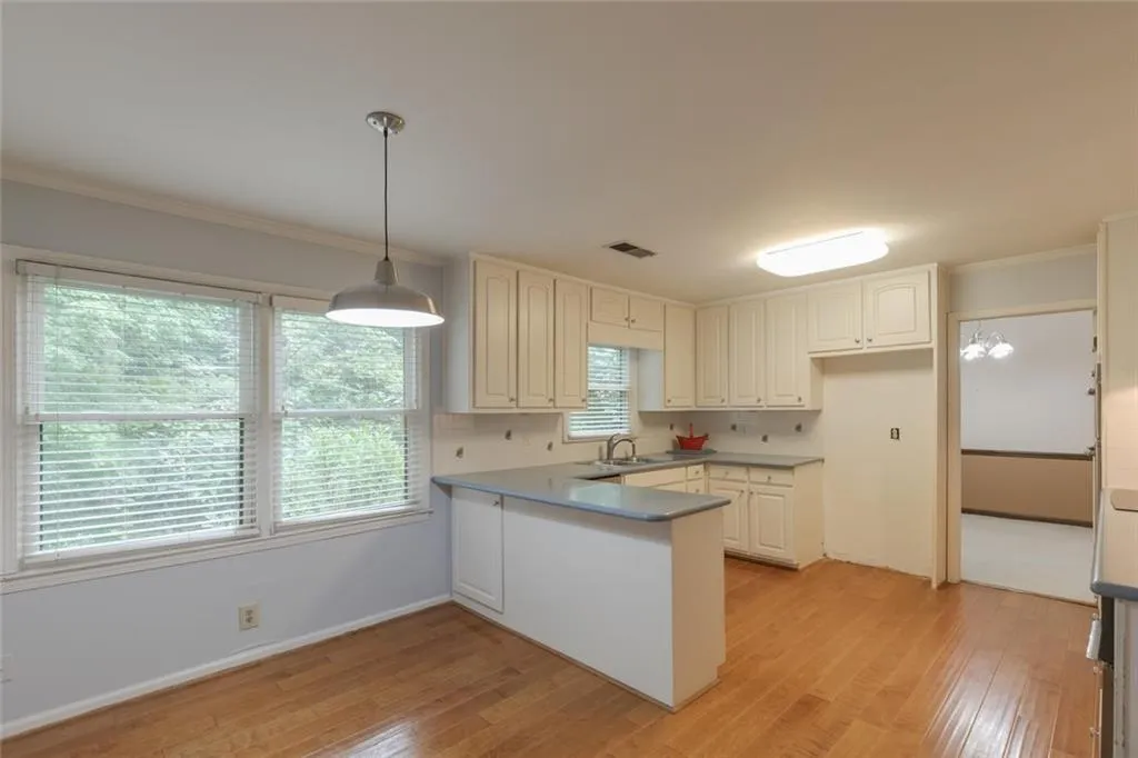 7107 Riverside Drive, Sandy Springs, Georgia 30328, 4 Bedrooms Bedrooms, ,2 BathroomsBathrooms,Residential,Sold,7107 Riverside Drive,6596065