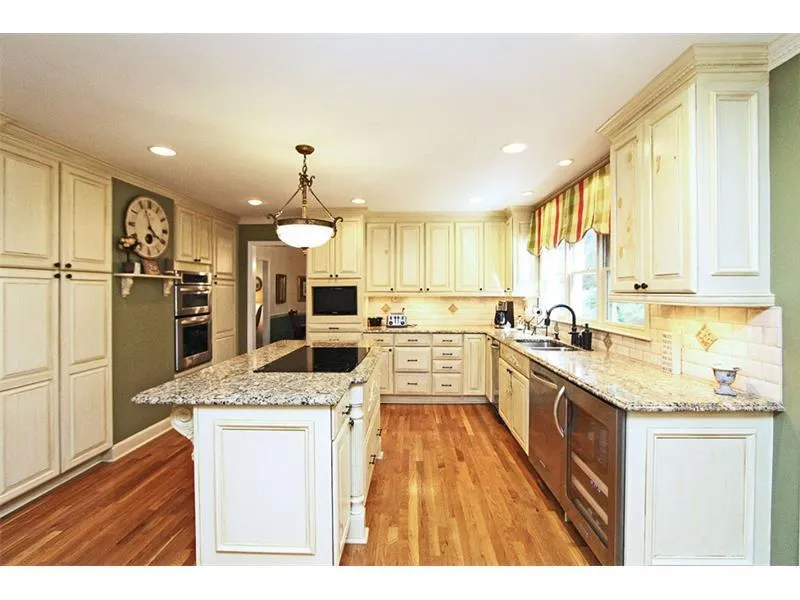 800 Old Campus Trail, Sandy Springs, Georgia 30328, 5 Bedrooms Bedrooms, ,5 BathroomsBathrooms,Residential,Sold,800 Old Campus Trail,5576732