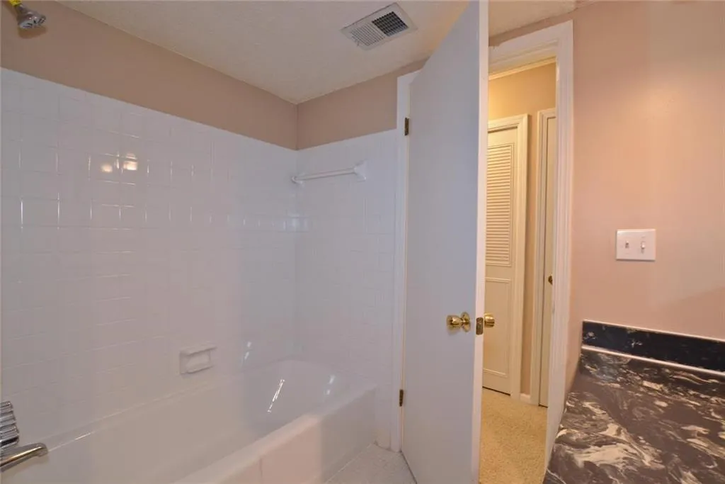 6851 Roswell Road Unit J7, Sandy Springs, Georgia 30328, 2 Bedrooms Bedrooms, ,2 BathroomsBathrooms,Residential,Sold,6851 Roswell Road Unit J7,6056478