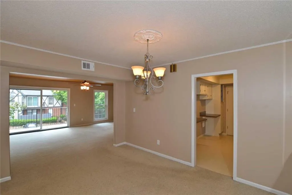 6851 Roswell Road Unit J7, Sandy Springs, Georgia 30328, 2 Bedrooms Bedrooms, ,2 BathroomsBathrooms,Residential,Sold,6851 Roswell Road Unit J7,6056478