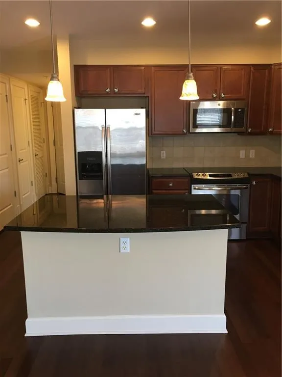 200 River Vista Drive Unit 515, Atlanta, Georgia 30339, 2 Bedrooms Bedrooms, ,2 BathroomsBathrooms,Residential,Sold,200 River Vista Drive Unit 515,6518709