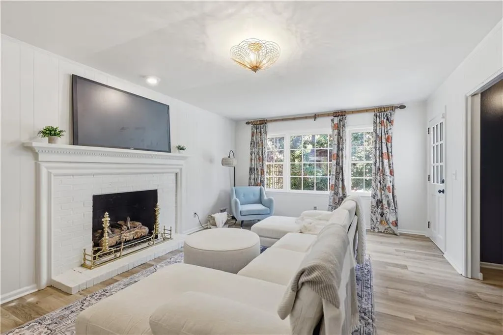 250 Stone Mill Trail, Atlanta, Georgia 30328, 4 Bedrooms Bedrooms, ,2 BathroomsBathrooms,Residential,For Sale,250 Stone Mill Trail,7727458