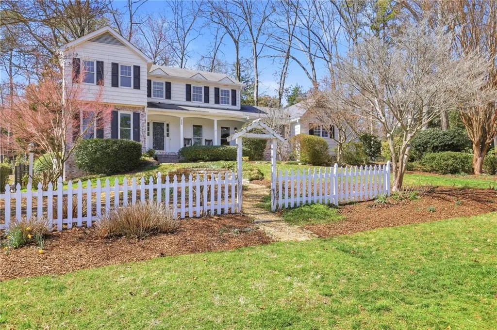 250 Stone Mill Trail, Atlanta, Georgia 30328, 4 Bedrooms Bedrooms, ,2 BathroomsBathrooms,Residential,For Sale,250 Stone Mill Trail,7727458