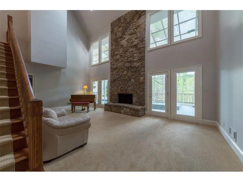 9085 Huntcliff Trace, Sandy Springs, Georgia 30350, 4 Bedrooms Bedrooms, ,3 BathroomsBathrooms,Residential,Sold,9085 Huntcliff Trace,5739452