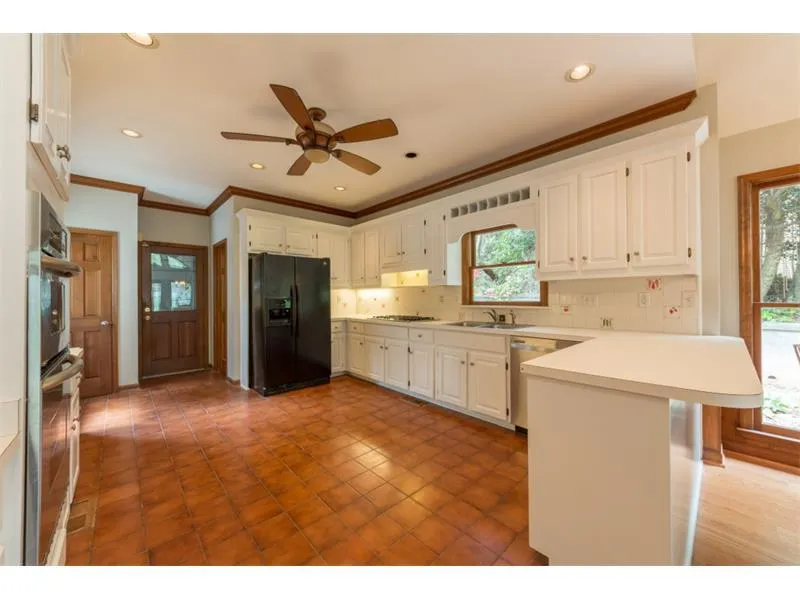9085 Huntcliff Trace, Sandy Springs, Georgia 30350, 4 Bedrooms Bedrooms, ,3 BathroomsBathrooms,Residential,Sold,9085 Huntcliff Trace,5739452