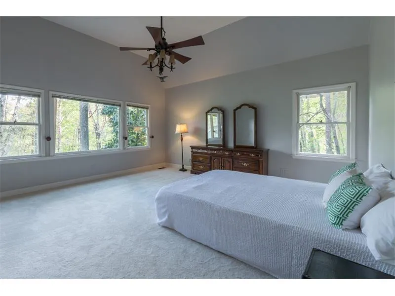 9085 Huntcliff Trace, Sandy Springs, Georgia 30350, 4 Bedrooms Bedrooms, ,3 BathroomsBathrooms,Residential,Sold,9085 Huntcliff Trace,5739452