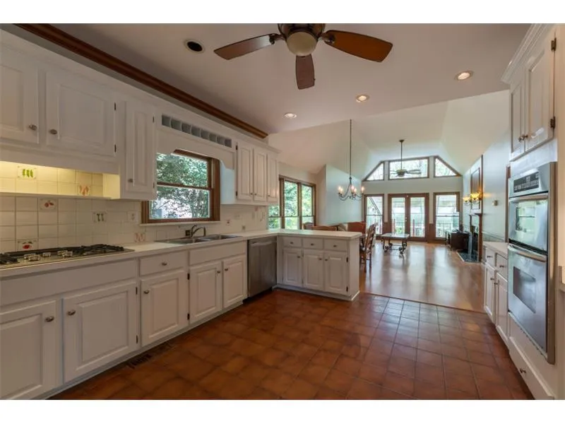9085 Huntcliff Trace, Sandy Springs, Georgia 30350, 4 Bedrooms Bedrooms, ,3 BathroomsBathrooms,Residential,Sold,9085 Huntcliff Trace,5739452