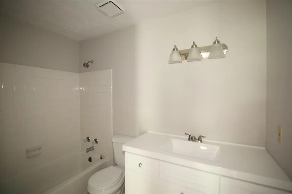 1101 Gettysburg Place, Sandy Springs, Georgia 30350, 2 Bedrooms Bedrooms, ,2 BathroomsBathrooms,Residential,Sold,1101 Gettysburg Place,6067907