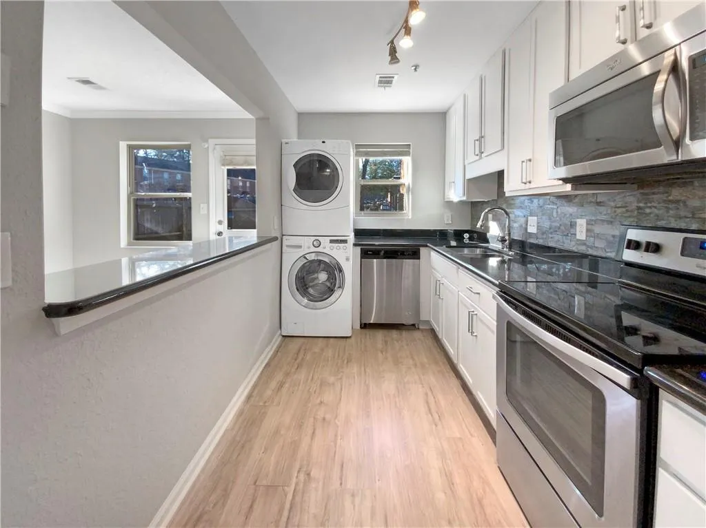 155 N River Drive Unit C, Atlanta, Georgia 30350, 2 Bedrooms Bedrooms, ,2 BathroomsBathrooms,Residential,Sold,155 N River Drive Unit C,7170328 155 N River Drive Unit C, Atlanta, Georgia 30350, 2 Bedrooms Bedrooms, ,2 BathroomsBathrooms,Residential,Sold,155 N River Drive Unit C,7170328