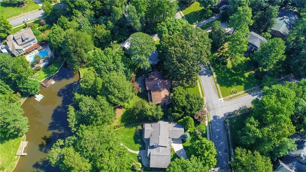 1273 Ragley Hall Road Ne, Brookhaven, Georgia 30319, 5 Bedrooms Bedrooms, ,3 BathroomsBathrooms,Residential,Sold,1273 Ragley Hall Road Ne,6054391