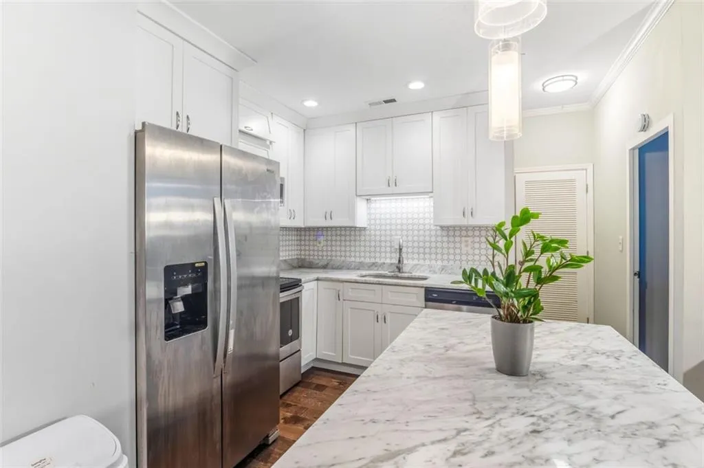 3060 Pharr Court North Nw Unit 719, Atlanta, Georgia 30305, 1 Bedroom Bedrooms, ,1 BathroomBathrooms,Residential,For Sale,3060 Pharr Court North Nw Unit 719,7664472