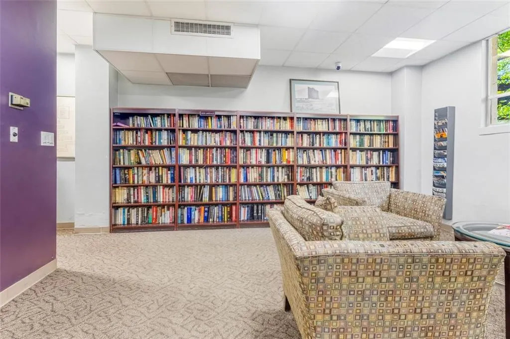 3060 Pharr Court North Nw Unit 719, Atlanta, Georgia 30305, 1 Bedroom Bedrooms, ,1 BathroomBathrooms,Residential,For Sale,3060 Pharr Court North Nw Unit 719,7664472