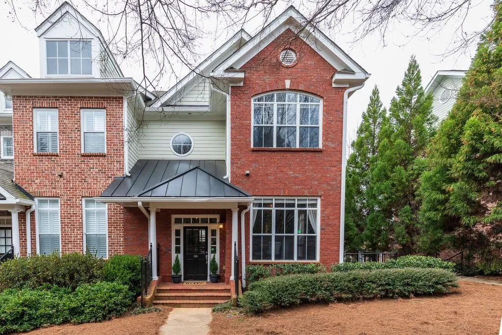 5438 Glenridge View Unit 5438, Atlanta, Georgia 30342, 3 Bedrooms Bedrooms, ,2 BathroomsBathrooms,Residential,Sold,5438 Glenridge View Unit 5438,6507565