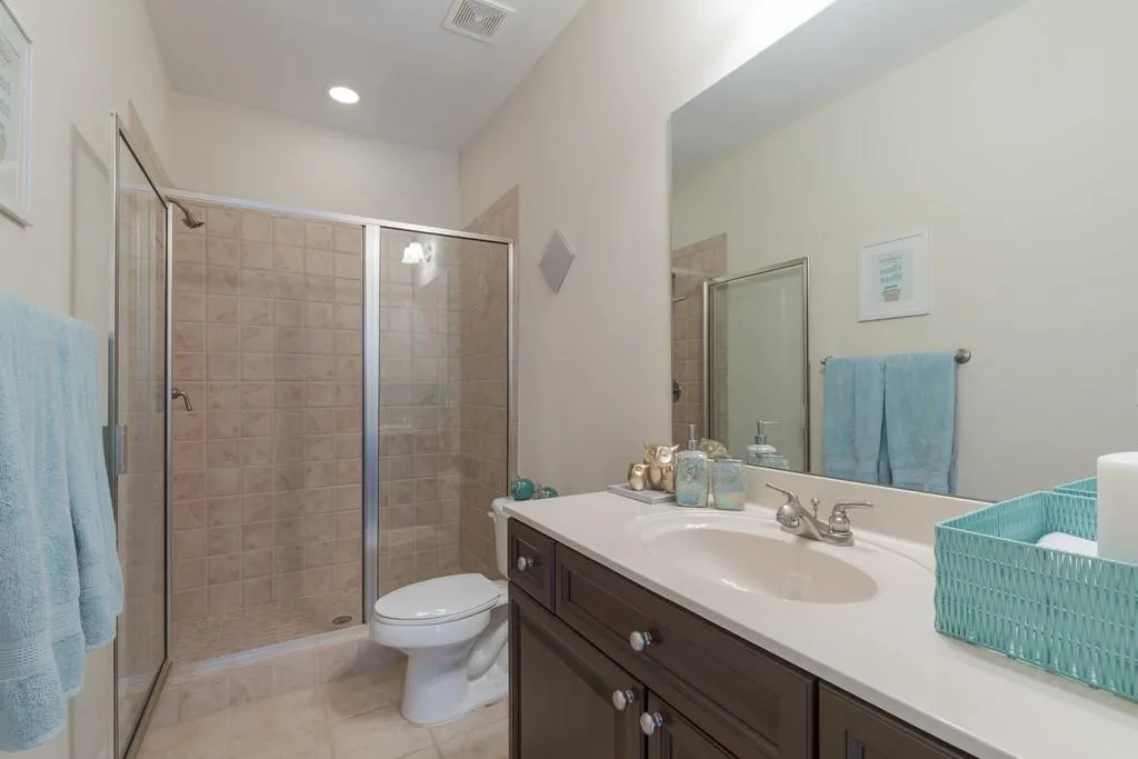 5438 Glenridge View Unit 5438, Atlanta, Georgia 30342, 3 Bedrooms Bedrooms, ,2 BathroomsBathrooms,Residential,Sold,5438 Glenridge View Unit 5438,6507565