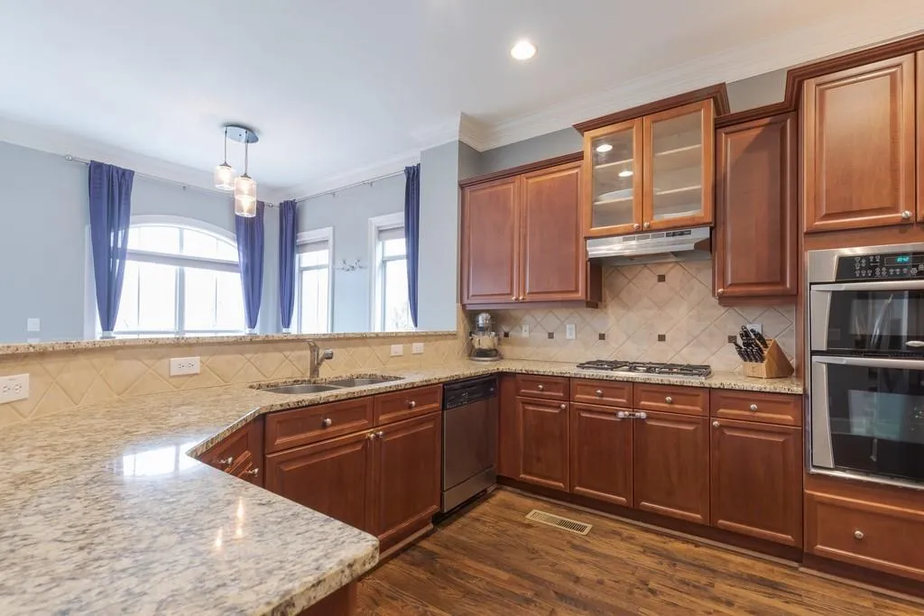 5438 Glenridge View Unit 5438, Atlanta, Georgia 30342, 3 Bedrooms Bedrooms, ,2 BathroomsBathrooms,Residential,Sold,5438 Glenridge View Unit 5438,6507565