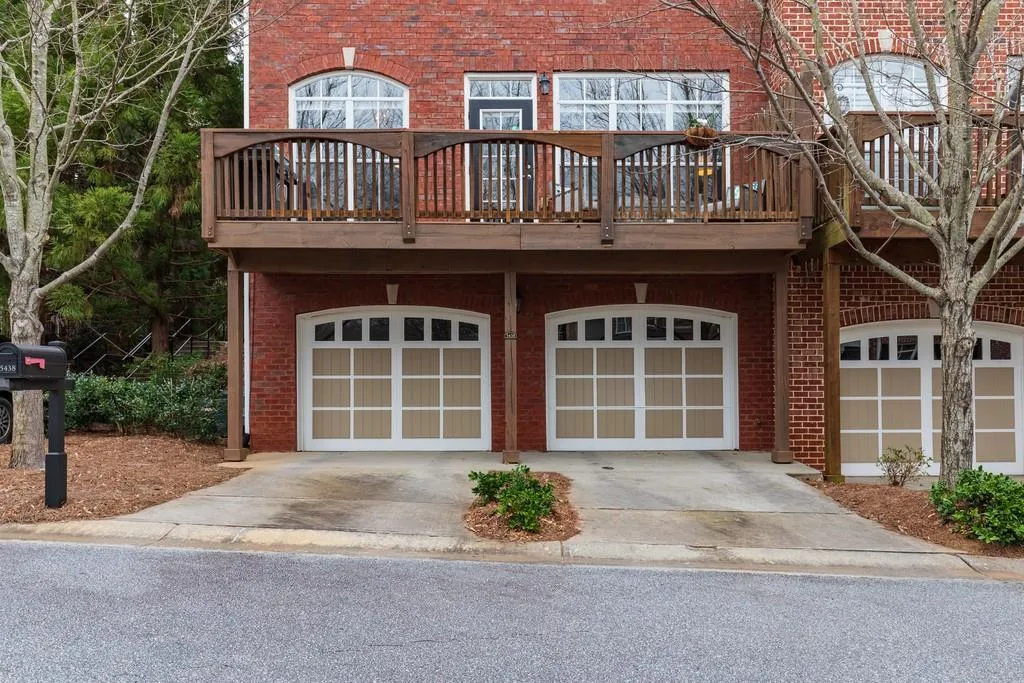 5438 Glenridge View Unit 5438, Atlanta, Georgia 30342, 3 Bedrooms Bedrooms, ,2 BathroomsBathrooms,Residential,Sold,5438 Glenridge View Unit 5438,6507565