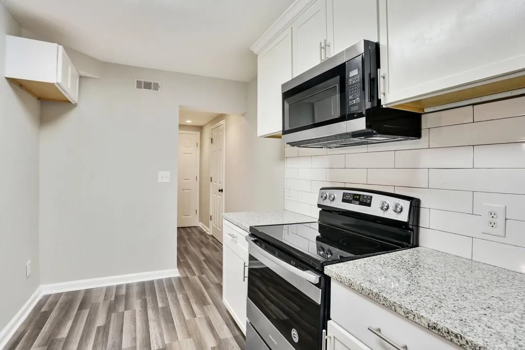 6520 Roswell Road Unit 116, Atlanta, Georgia 30328, 3 Bedrooms Bedrooms, ,2 BathroomsBathrooms,Residential,Sold,6520 Roswell Road Unit 116,6657560