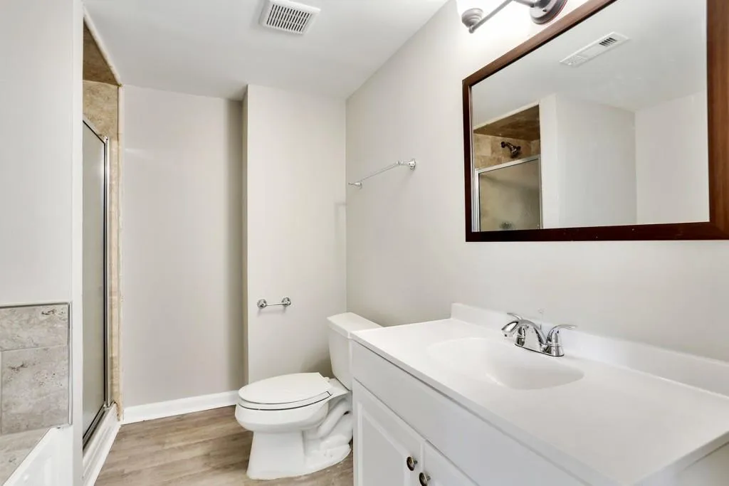 6520 Roswell Road Unit 116, Atlanta, Georgia 30328, 3 Bedrooms Bedrooms, ,2 BathroomsBathrooms,Residential,Sold,6520 Roswell Road Unit 116,6657560