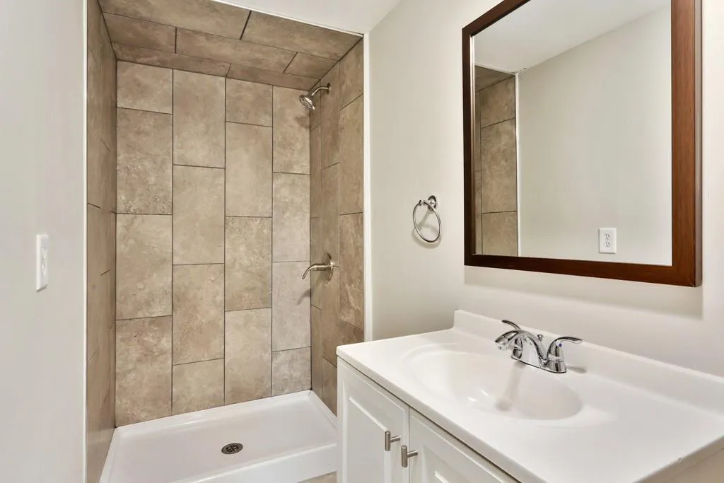 6520 Roswell Road Unit 116, Atlanta, Georgia 30328, 3 Bedrooms Bedrooms, ,2 BathroomsBathrooms,Residential,Sold,6520 Roswell Road Unit 116,6657560