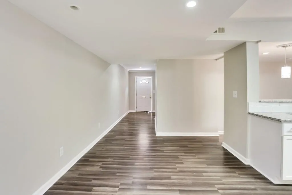 6520 Roswell Road Unit 116, Atlanta, Georgia 30328, 3 Bedrooms Bedrooms, ,2 BathroomsBathrooms,Residential,Sold,6520 Roswell Road Unit 116,6657560