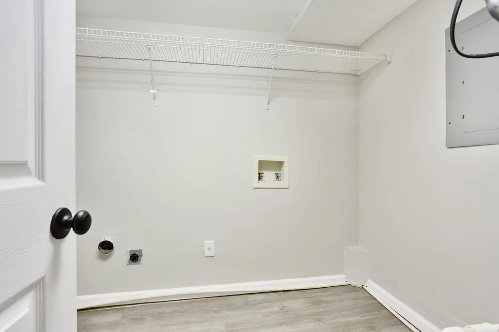 6520 Roswell Road Unit 116, Atlanta, Georgia 30328, 3 Bedrooms Bedrooms, ,2 BathroomsBathrooms,Residential,Sold,6520 Roswell Road Unit 116,6657560