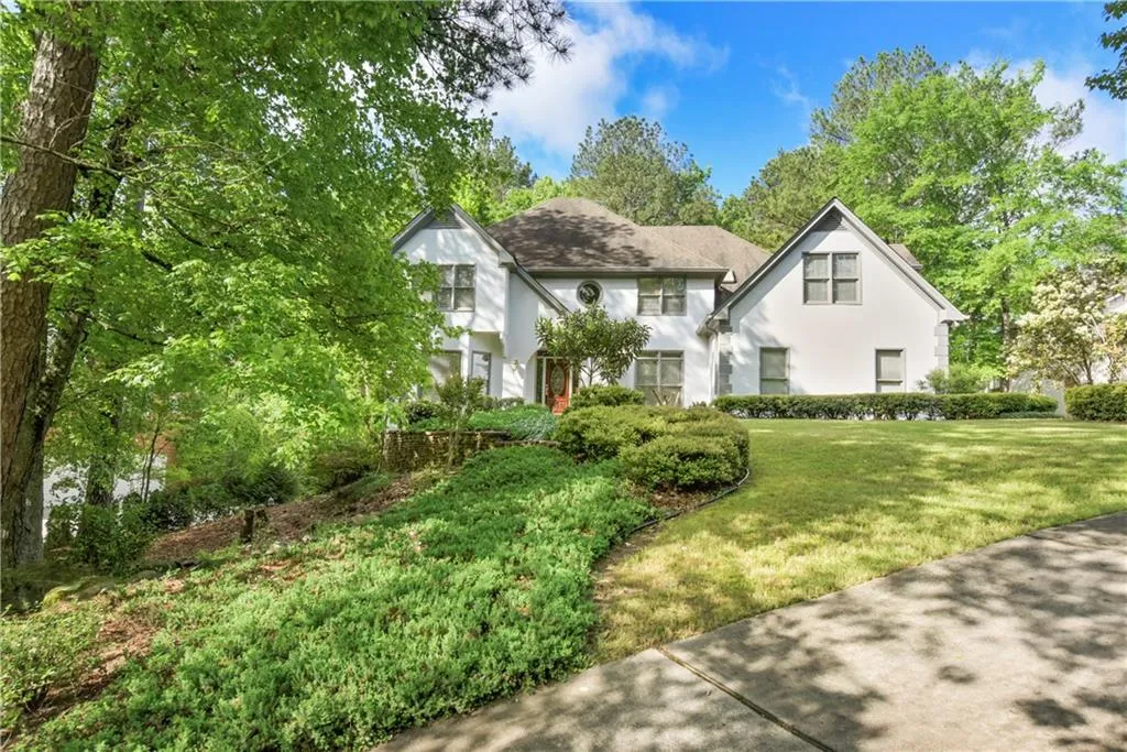 135 Spalding Creek Court, Sandy Springs, Georgia 30350, 6 Bedrooms Bedrooms, ,5 BathroomsBathrooms,Residential,Sold,135 Spalding Creek Court,6712775