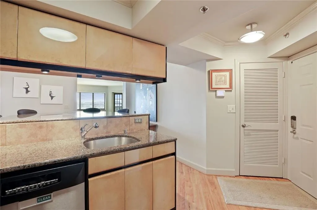 795 Hammond Drive Unit 1607, Atlanta, Georgia 30328, 2 Bedrooms Bedrooms, ,2 BathroomsBathrooms,Residential,Sold,795 Hammond Drive Unit 1607,6926543