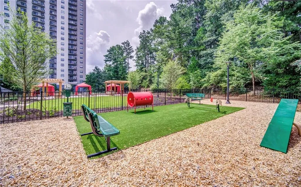 795 Hammond Drive Unit 1607, Atlanta, Georgia 30328, 2 Bedrooms Bedrooms, ,2 BathroomsBathrooms,Residential,Sold,795 Hammond Drive Unit 1607,6926543