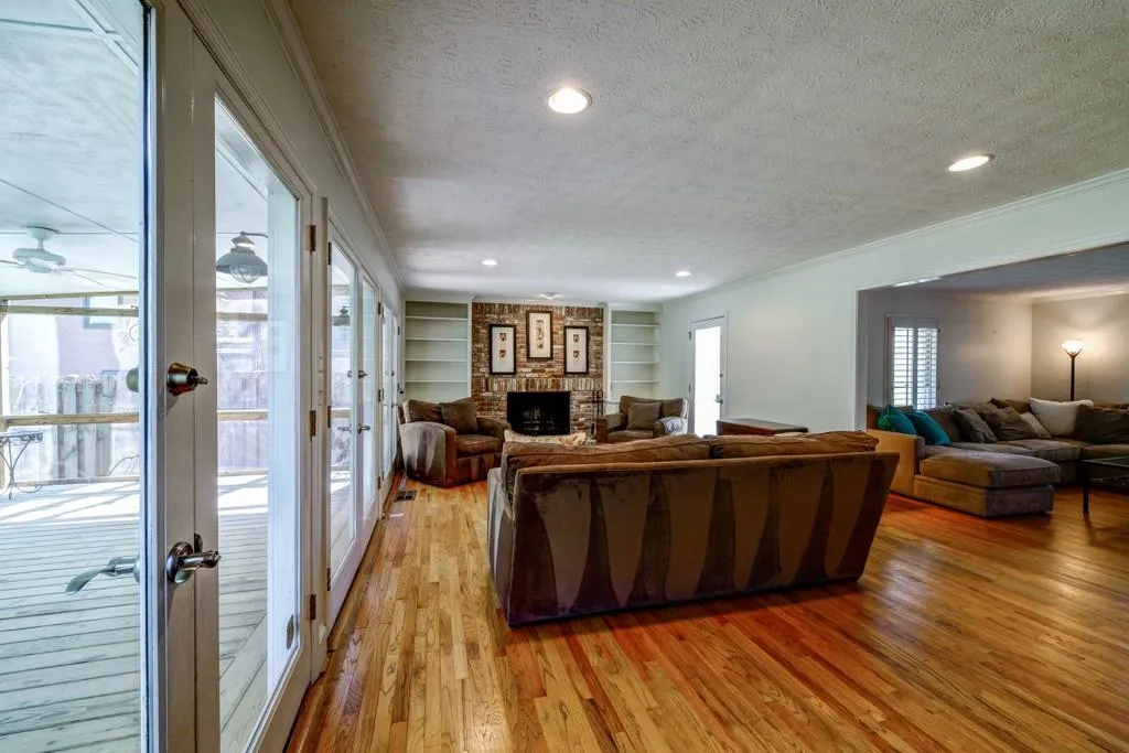110 Seville Chase, Atlanta, Georgia 30328, 3 Bedrooms Bedrooms, ,2 BathroomsBathrooms,Residential,Sold,110 Seville Chase,5827872