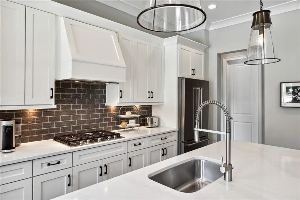 6669 Encore Boulevard, Atlanta, Georgia 30328, 3 Bedrooms Bedrooms, ,3 BathroomsBathrooms,Residential,Sold,6669 Encore Boulevard,7182841