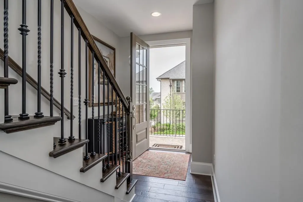 6645 Cadence Boulevard, Sandy Springs, Georgia 30328, 3 Bedrooms Bedrooms, ,4 BathroomsBathrooms,Residential,Sold,6645 Cadence Boulevard,6576653
