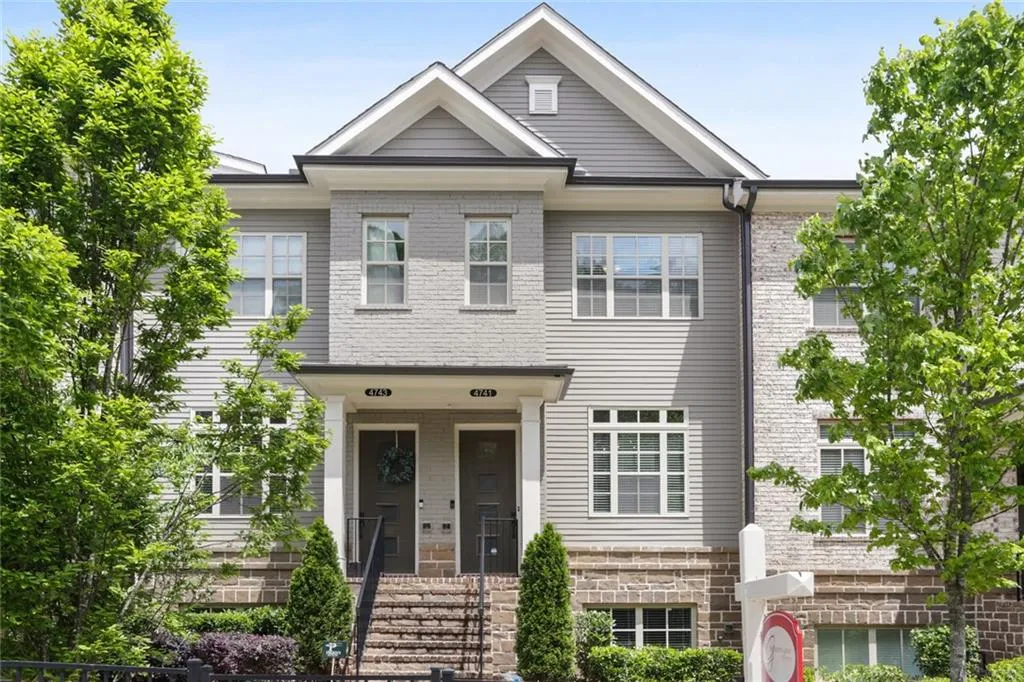 4741 Roswell Road, Atlanta, Georgia 30342, 2 Bedrooms Bedrooms, ,2 BathroomsBathrooms,Residential,Sold,4741 Roswell Road,6713547