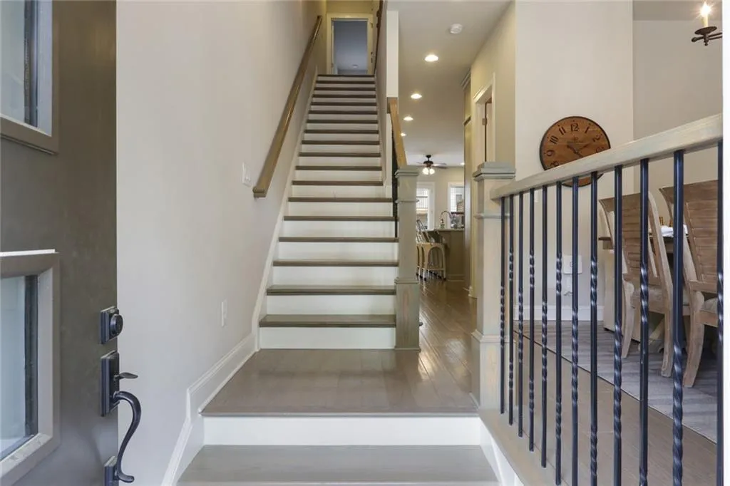 4741 Roswell Road, Atlanta, Georgia 30342, 2 Bedrooms Bedrooms, ,2 BathroomsBathrooms,Residential,Sold,4741 Roswell Road,6713547