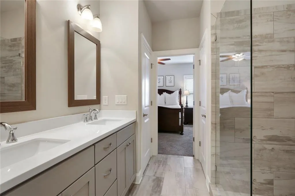 4741 Roswell Road, Atlanta, Georgia 30342, 2 Bedrooms Bedrooms, ,2 BathroomsBathrooms,Residential,Sold,4741 Roswell Road,6713547