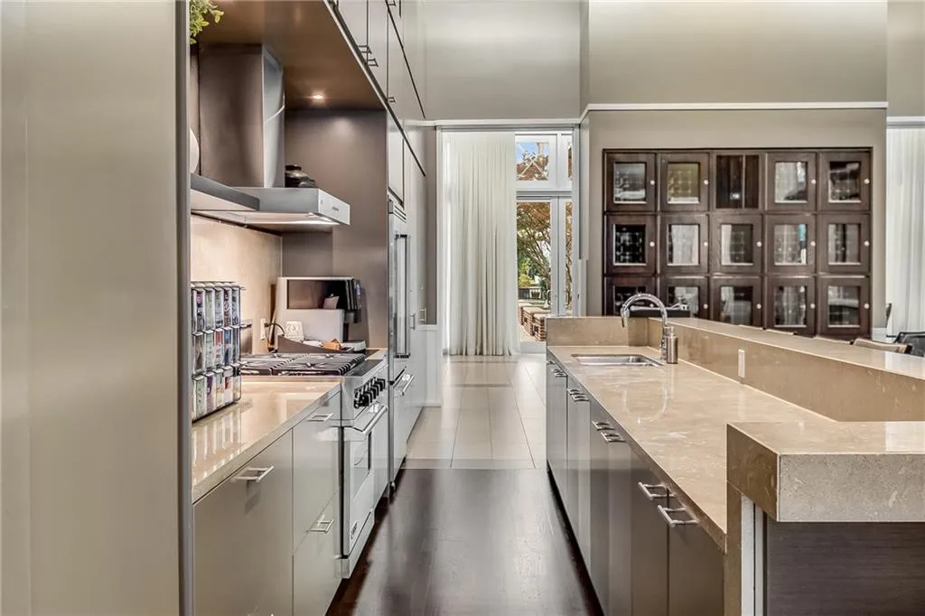 1820 Peachtree Street Nw Unit 704, Atlanta, Georgia 30309, 2 Bedrooms Bedrooms, 0 ,2 BathroomsBathrooms,Residential,For Sale,1820 Peachtree Street Nw Unit 704,7754457