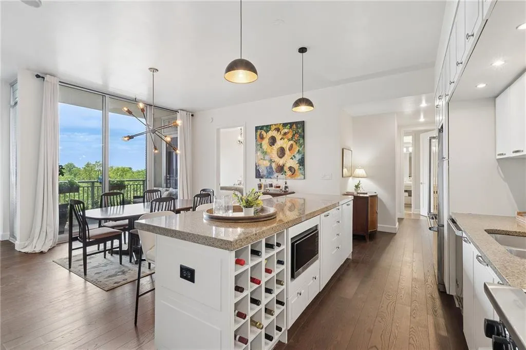 1820 Peachtree Street Nw Unit 704, Atlanta, Georgia 30309, 2 Bedrooms Bedrooms, 0 ,2 BathroomsBathrooms,Residential,For Sale,1820 Peachtree Street Nw Unit 704,7754457