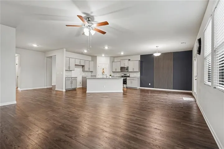 3858 Sweet Iris Circle, Loganville, Georgia 30052