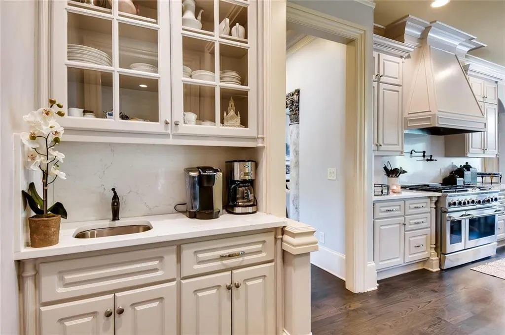 4704 Lake Forrest Drive, Atlanta, Georgia 30342, 6 Bedrooms Bedrooms, ,6 BathroomsBathrooms,Residential,Sold,4704 Lake Forrest Drive,6576245