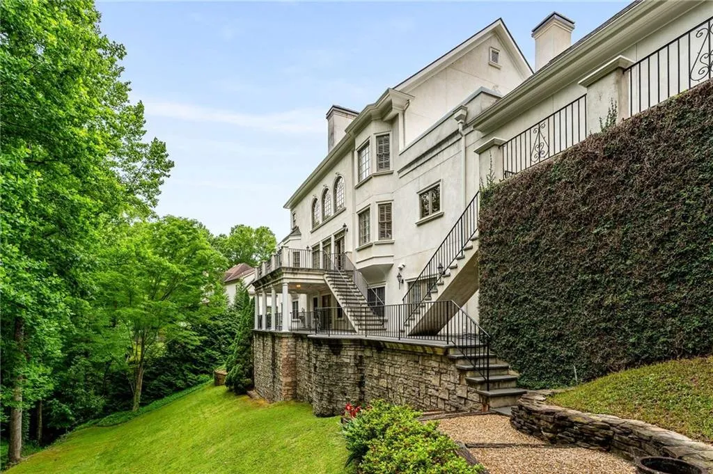 5265 Woodridge Forest Trail, Atlanta, Georgia 30327, 5 Bedrooms Bedrooms, ,4 BathroomsBathrooms,Residential,Sold,5265 Woodridge Forest Trail,7385660