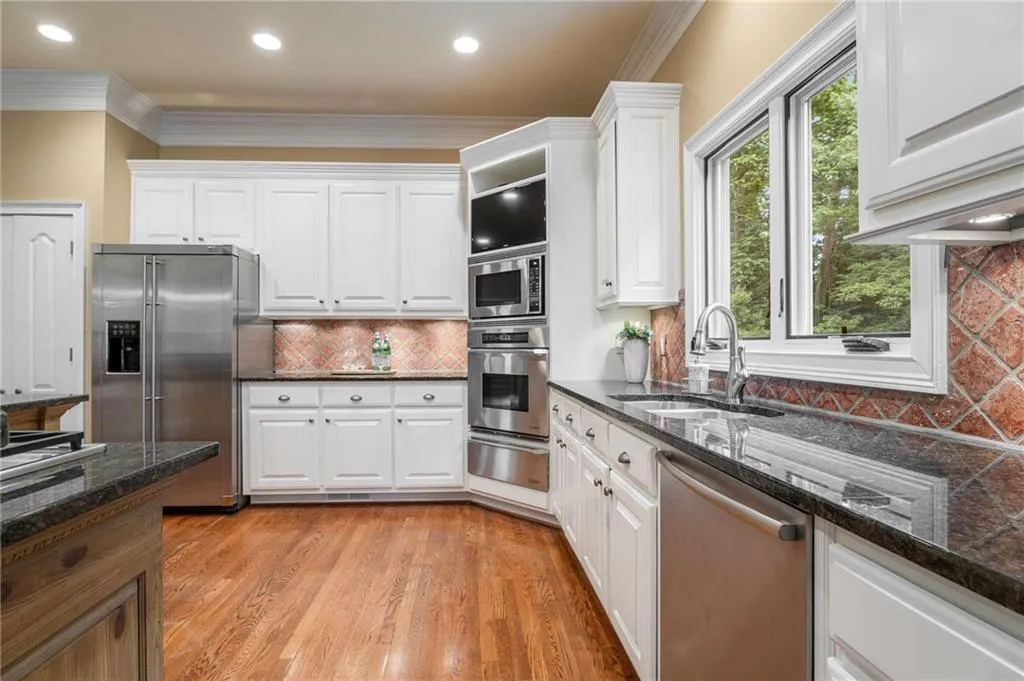 5265 Woodridge Forest Trail, Atlanta, Georgia 30327, 5 Bedrooms Bedrooms, ,4 BathroomsBathrooms,Residential,Sold,5265 Woodridge Forest Trail,7385660