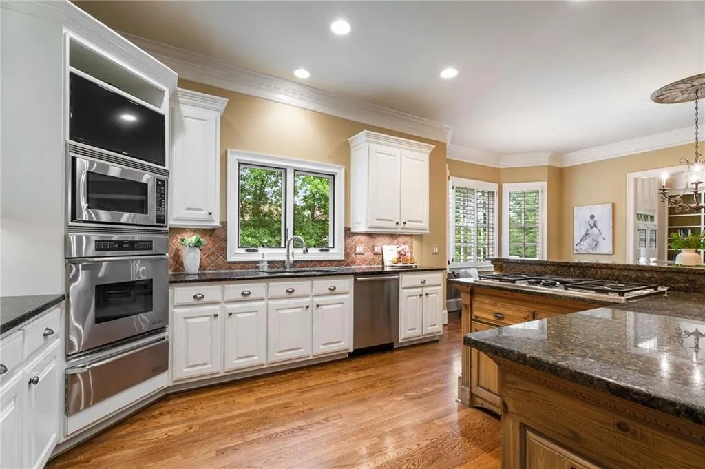 5265 Woodridge Forest Trail, Atlanta, Georgia 30327, 5 Bedrooms Bedrooms, ,4 BathroomsBathrooms,Residential,Sold,5265 Woodridge Forest Trail,7385660