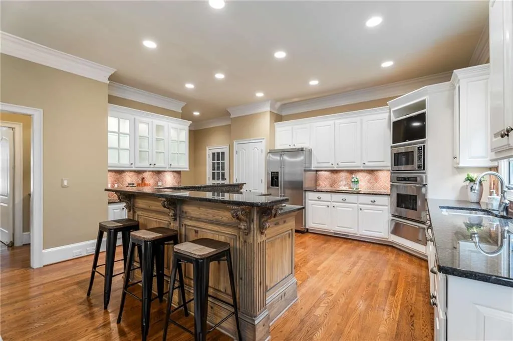 5265 Woodridge Forest Trail, Atlanta, Georgia 30327, 5 Bedrooms Bedrooms, ,4 BathroomsBathrooms,Residential,Sold,5265 Woodridge Forest Trail,7385660