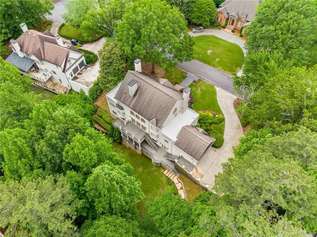 5265 Woodridge Forest Trail, Atlanta, Georgia 30327, 5 Bedrooms Bedrooms, ,4 BathroomsBathrooms,Residential,Sold,5265 Woodridge Forest Trail,7385660