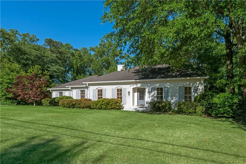 5845 Garber Drive, Sandy Springs, Georgia 30328, 3 Bedrooms Bedrooms, ,3 BathroomsBathrooms,Residential,Sold,5845 Garber Drive,6718831