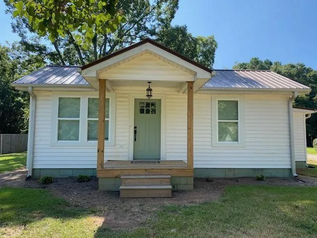 5919 River Road, Flowery Branch, Georgia 30542