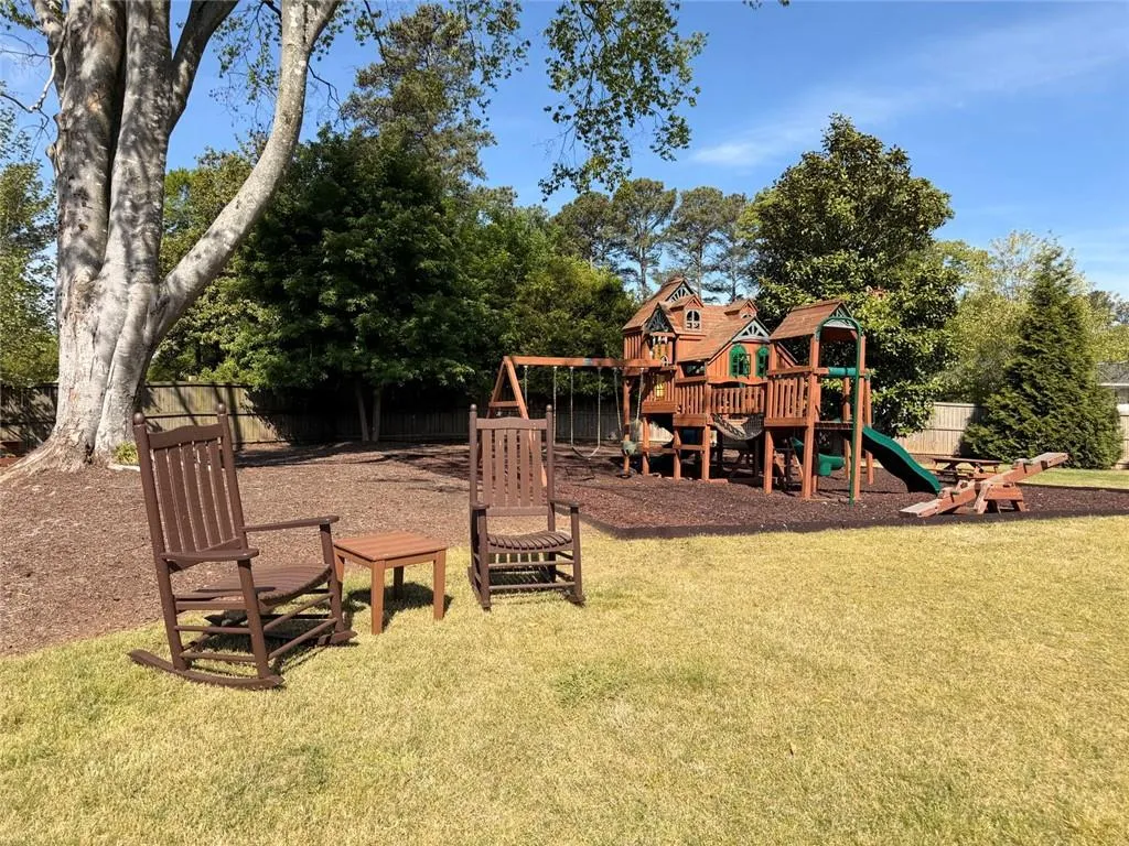 124 Austin Drive, Atlanta, Georgia 30328, 5 Bedrooms Bedrooms, ,4 BathroomsBathrooms,Residential,For Sale,124 Austin Drive,7756633